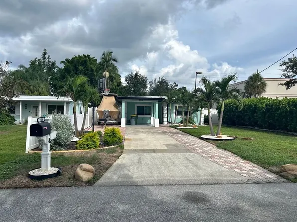 204 Briggs Ct, Sarasota, FL 34237