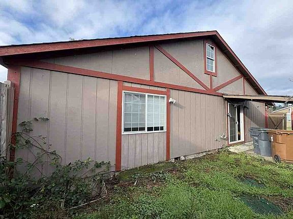 2nd image of 702 Salzburg Ln SE