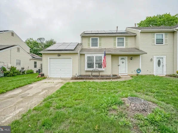 24 Cherry Grove Ln, Sicklerville, NJ 08081