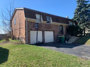 1581 Oregon Trl, Elk Grove Village, IL 60007