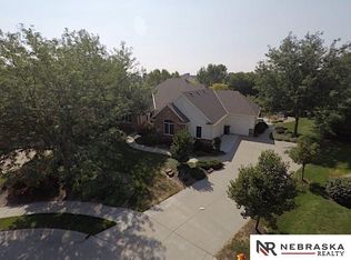19491 Walnut Cir, Omaha, NE 68130