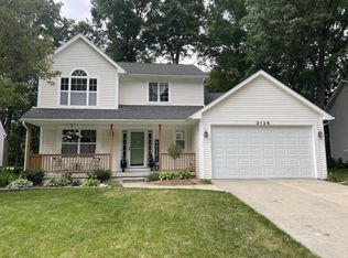 2126 Laurel Oak Dr, Howell, MI 48855