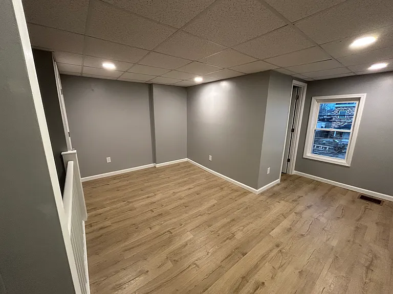 12 Eichel Ave #E — Photo 4