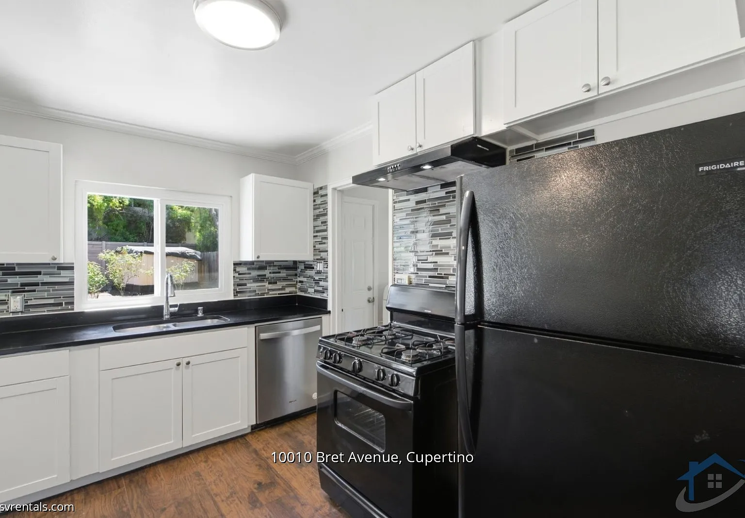 4 bed, 1800 sqft, $5,495 — Photo 4