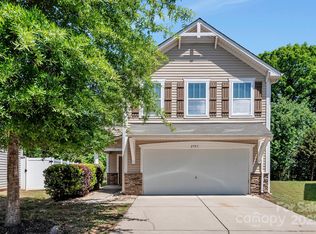 2751 Bramble Ridge Ct, Charlotte, NC 28215