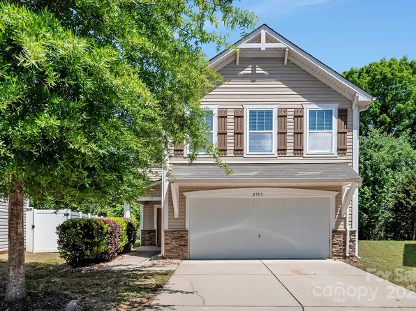 2751 Bramble Ridge Ct, Charlotte, NC 28215