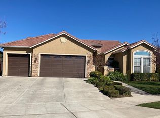 3287 Fairmont Ave, Clovis, CA 93619