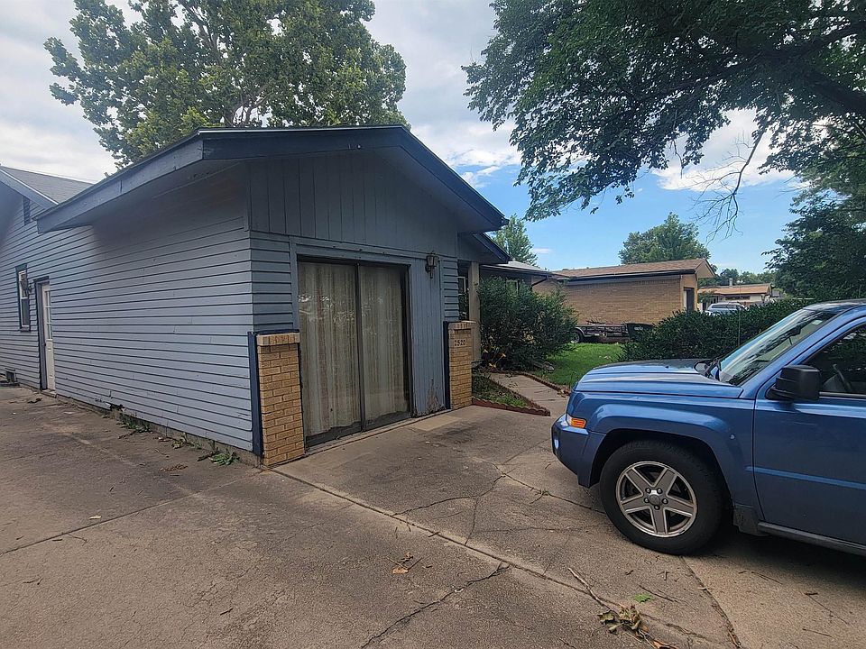 2nd image of 2520 S Fern Ave