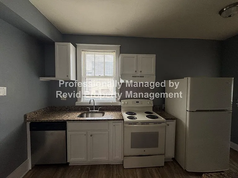220 S. Cleveland St — Photo 16