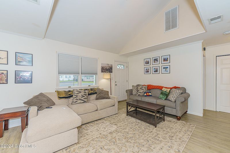4th image of 27 Prince Court