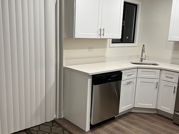 4th image of 435 Echo Ln APT 1