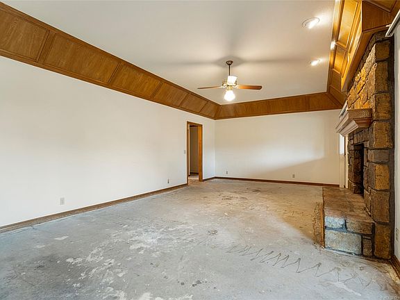 4th image of 8035 S Lakewood Ave