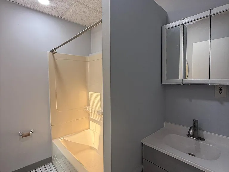 512 S 5th St #3 — Photo 11