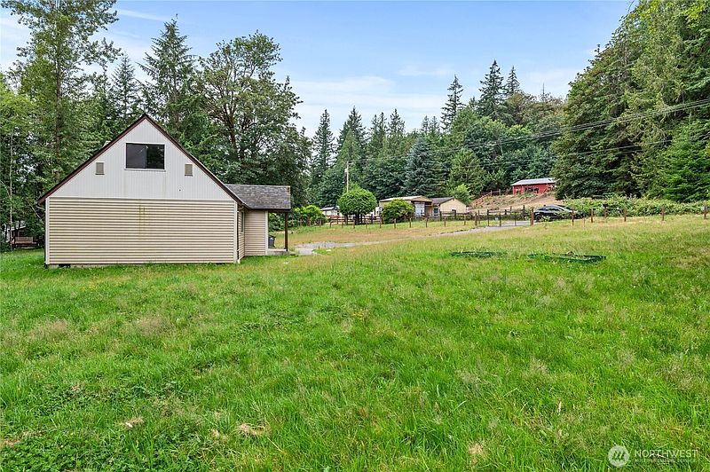 3rd image of 3857 Creek View Court SE