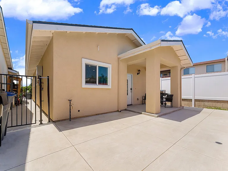 8605 Amy Ave — Photo 6