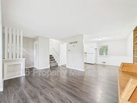 4th image of 10000 Fremont Ave