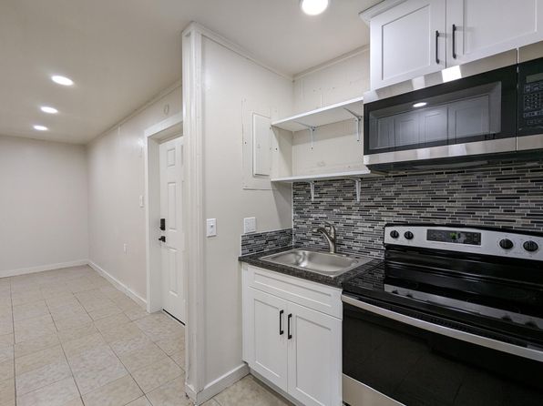 411 Lindsay Rd APT 1