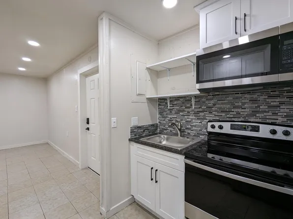 411 Lindsay Rd APT 1, Clemson, SC 29631