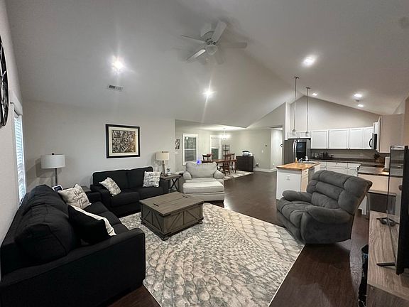 4th image of 119 Woodview Dr