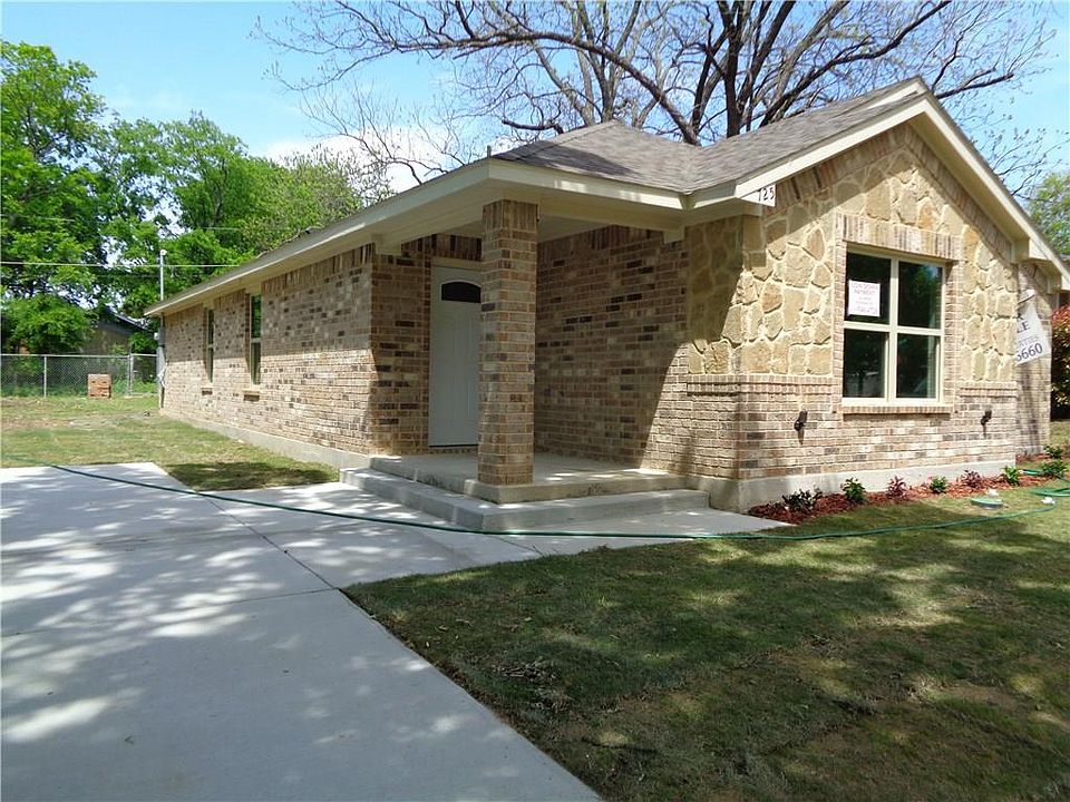 1st image of 725 Mentor Ave
