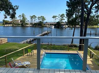 25 Meigs Dr, Shalimar, FL 32579