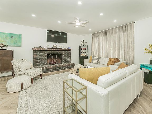 5th image of 714 E Ann Drive