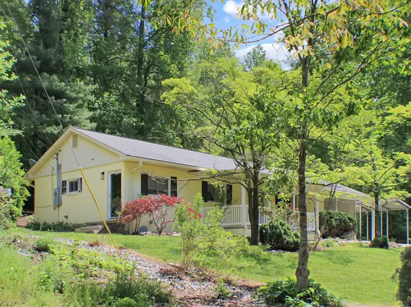 107 Cori Dr, Hendersonville, NC 28792