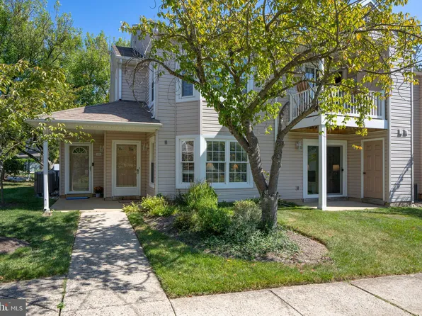 2101 Bennett Pl, Holland, PA 18966