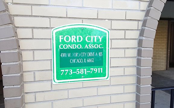 2nd image of 4300 W Ford City Dr APT 607