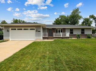 1265 40th Street Ct NW, Cedar Rapids, IA 52405
