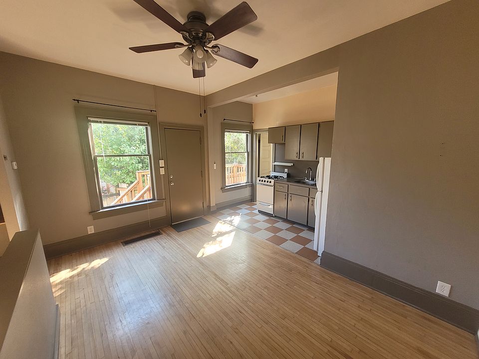 Diningroom & Kitchen