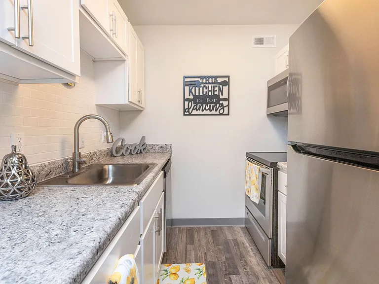 TANGLEWOOD APARTMENTS — Photo 21