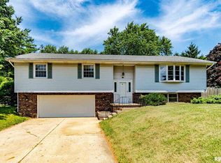 629 Groveland St, Creve Coeur, IL 61610