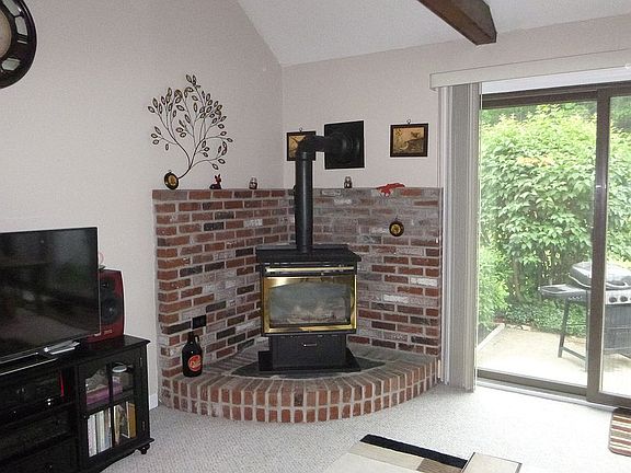 3rd image of 112 Bayberry Ln