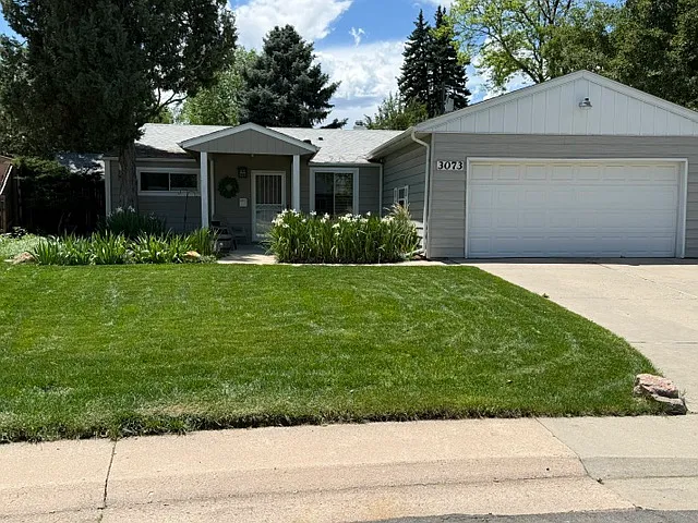 3073 S Robin Way — Photo 1