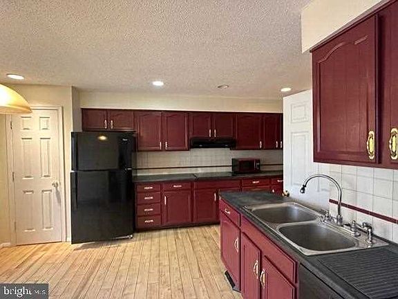 5th image of 1506 Woodledge Cir