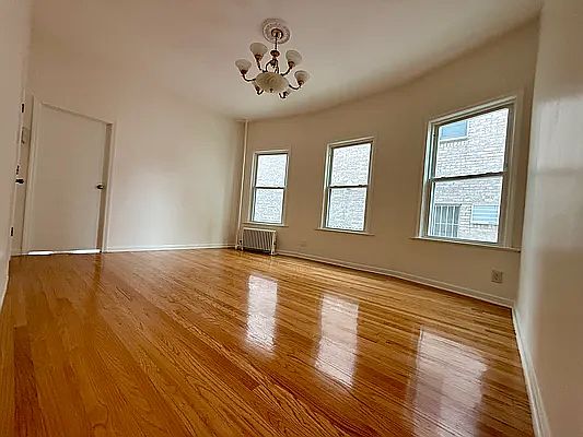1st image of 184 Bay 26th St #1