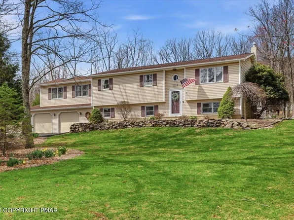 1177 N Rocky Mountain Dr, Effort, PA 18330