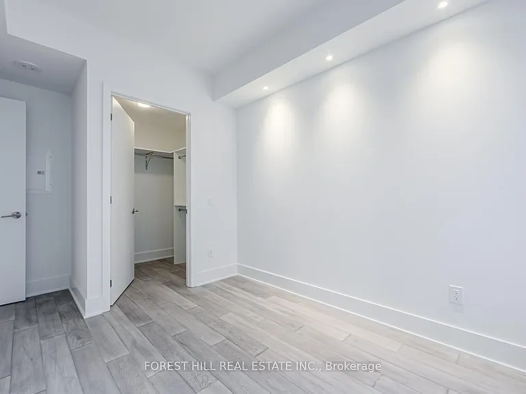 11 Yorkville Ave #2506 — Photo 25