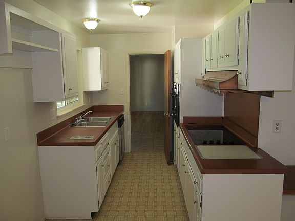 3rd image of 9157 Cecile Way