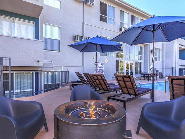 11313 W Oxnard St APT 112