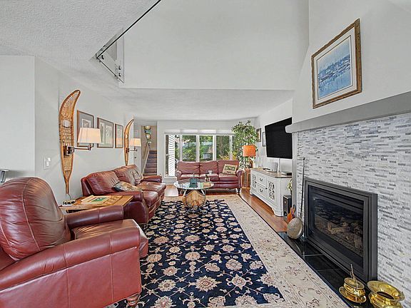 5th image of 15 Goodridge Drive #15