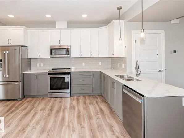1416 Keswick Dr SW, Edmonton, AB T6W 4T9