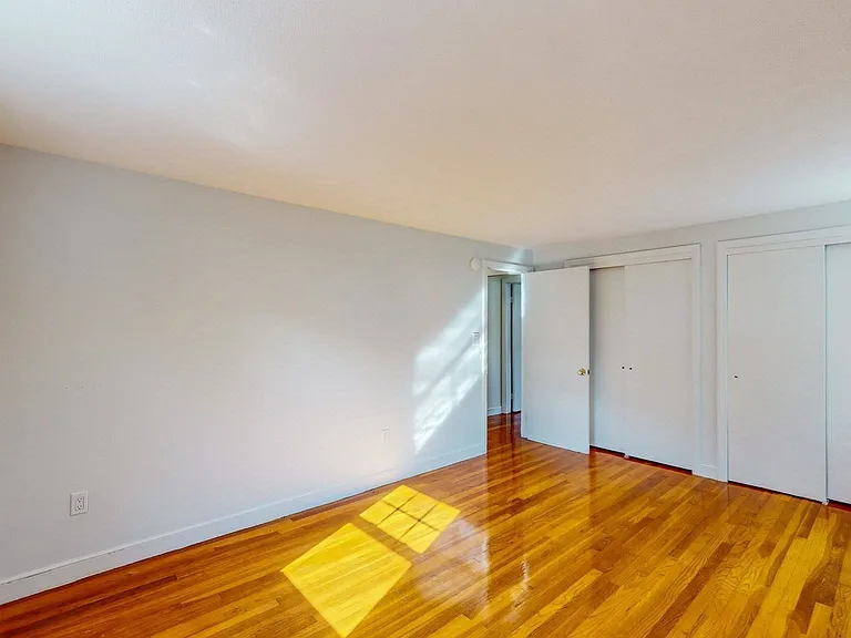 17 King St #2 — Photo 16