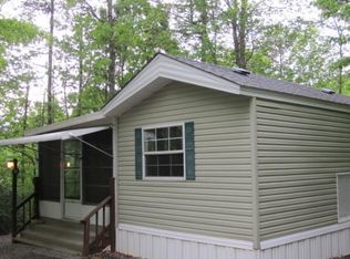 415 Woodland Hills Dr, Whittier, NC 28789