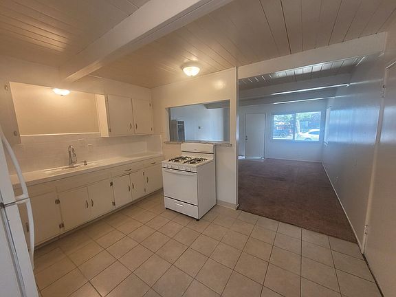 5th image of 273 Redondo Ave