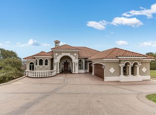 301 Circle Dr, Horseshoe Bay, TX 78657