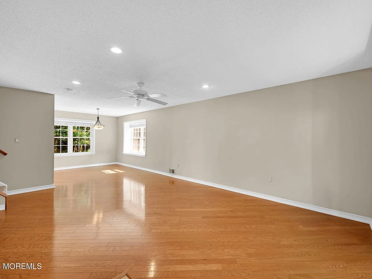 3 bed, 2.5 bath, 1306 sqft, $3,950 — Photo 4