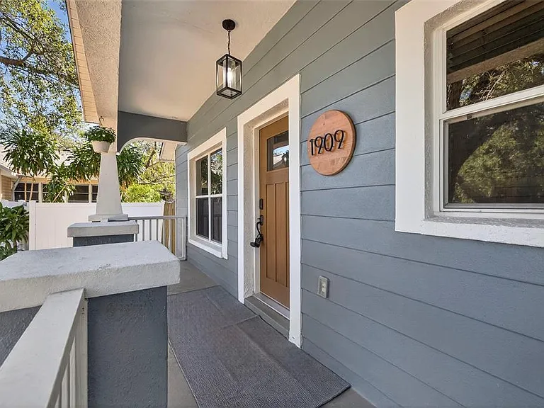 1909 E Henry Ave — Photo 5