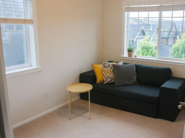 1781 11th Ln NE #1228, Issaquah, WA 98029
